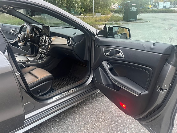 Mercedes-Benz CLA220 d 7 of 12
