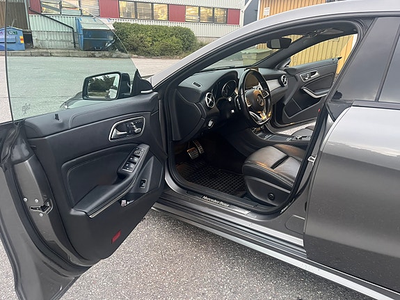 Mercedes-Benz CLA220 d 8 of 12