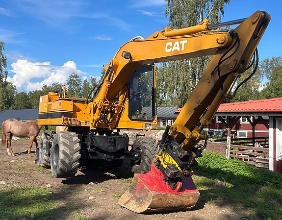 4x4 Cat 206 med Engcon rototilt pris 158 500kr+m