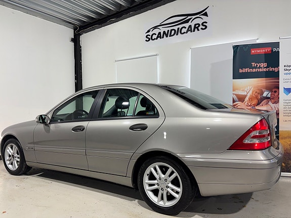 Mercedes-Benz C180 12 of 30