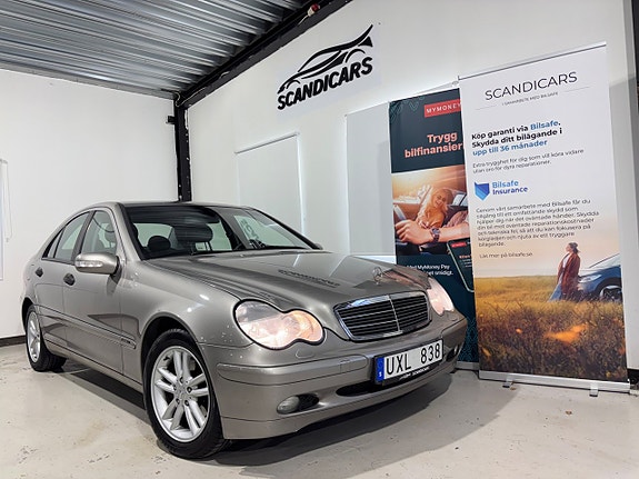 Mercedes-Benz C180 2 of 30
