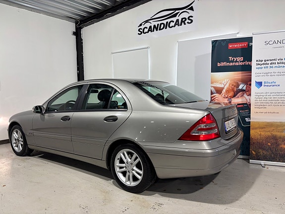 Mercedes-Benz C180 9 of 30