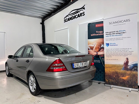 Mercedes-Benz C180 10 of 30