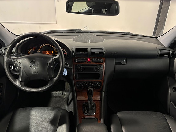 Mercedes-Benz C180 19 of 30