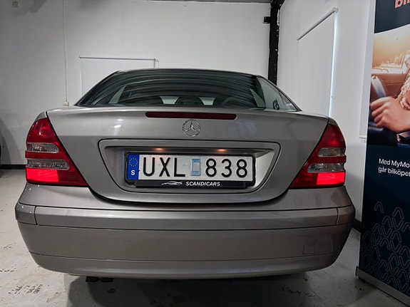 Mercedes-Benz C180 15 of 30