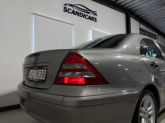 Mercedes-Benz C180 8 of 30