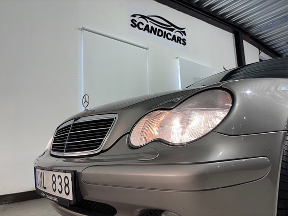 Mercedes-Benz C180 16 of 30