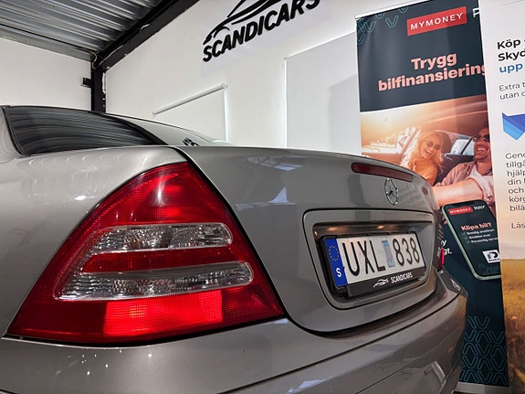 Mercedes-Benz C180 13 of 30