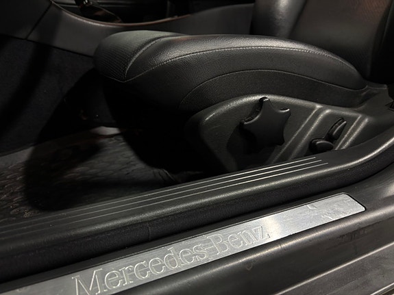 Mercedes-Benz C180 23 of 30
