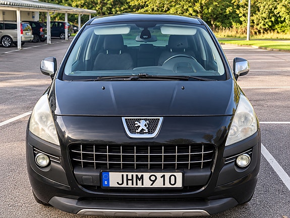 Peugeot 3008 2 of 7