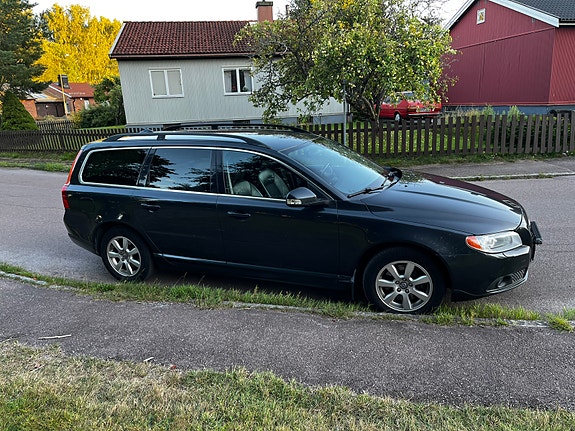 Volvo V70 4 of 10