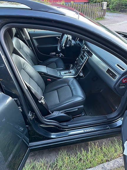 Volvo V70 8 of 10