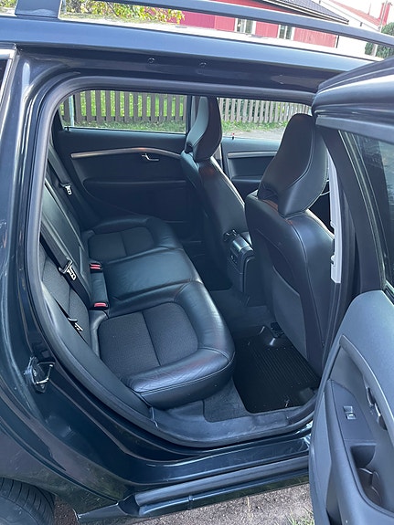 Volvo V70 7 of 10