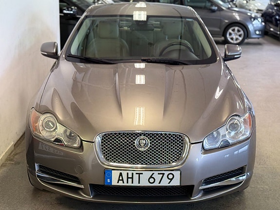 Jaguar XF 5 of 15