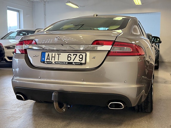 Jaguar XF 10 of 15