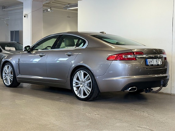 Jaguar XF 7 of 15