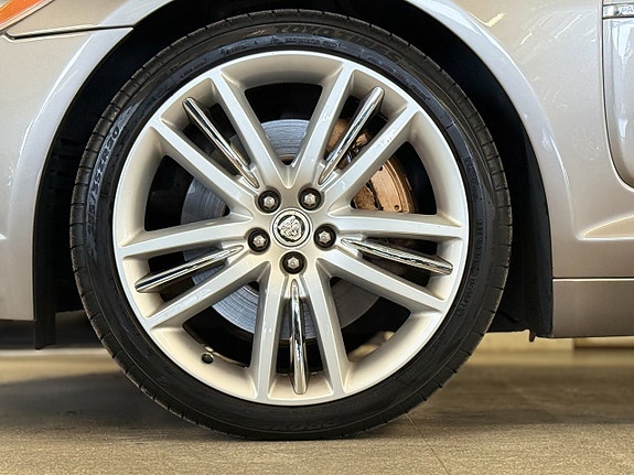 Jaguar XF 15 of 15