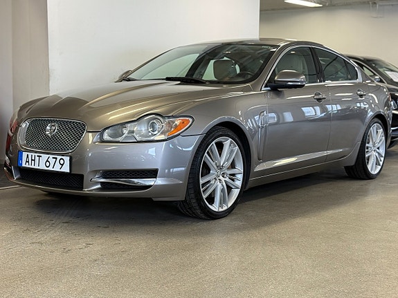 Jaguar XF 3 of 15