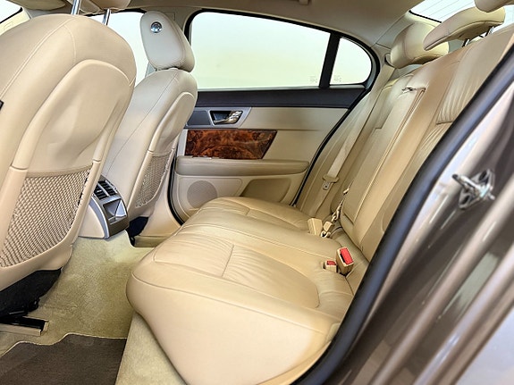 Jaguar XF 14 of 15
