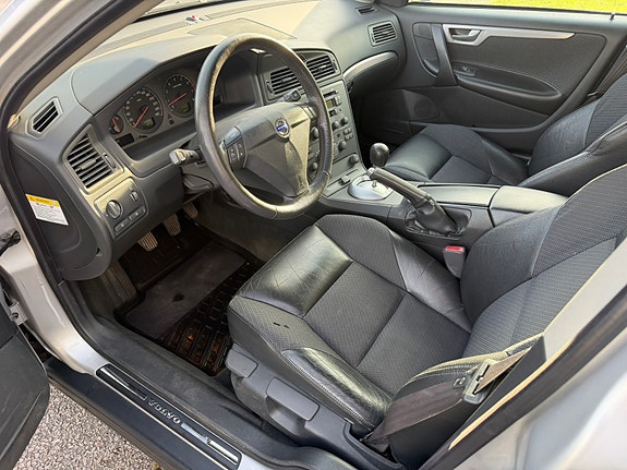 Volvo S60 3 of 4