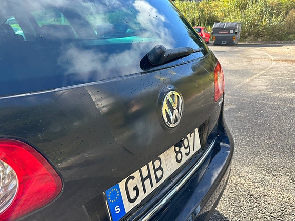 Volkswagen Passat 13 of 14