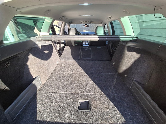 Volkswagen Passat 5 of 14