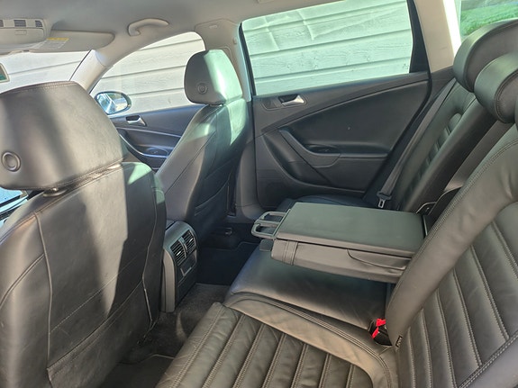 Volkswagen Passat 7 of 14