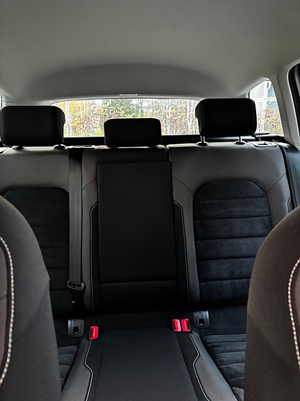 Volkswagen Golf Alltrack 7 of 17