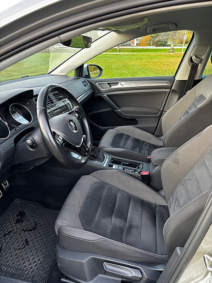 Volkswagen Golf Alltrack 5 of 17