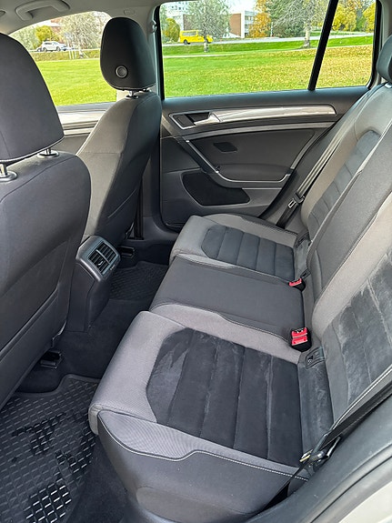 Volkswagen Golf Alltrack 8 of 17