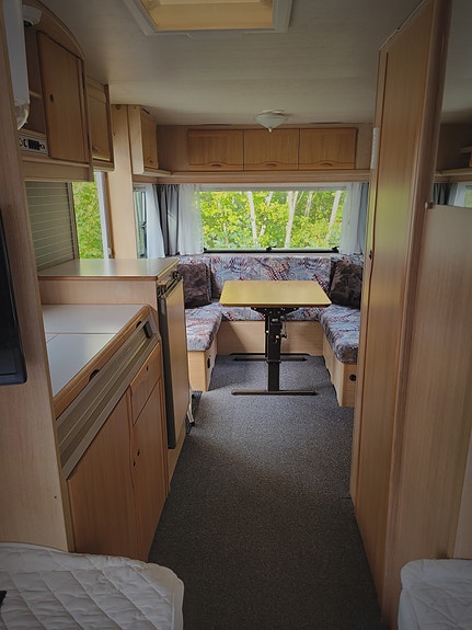 Adria Unica B 562 LU 4 of 10