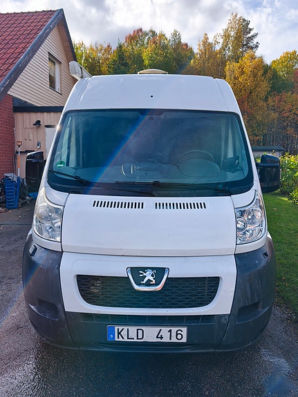 Peugeot Boxer 2.2 hdi 2 of 8