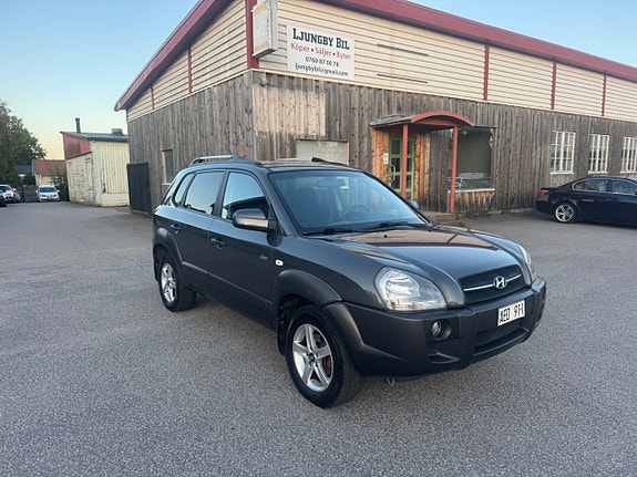 Hyundai Tucson 2 of 13