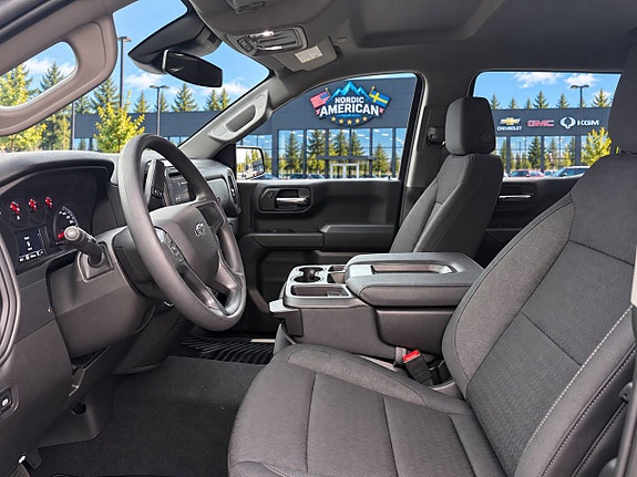 Chevrolet Silverado EV 12 of 20