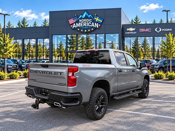 Chevrolet Silverado EV 7 of 20