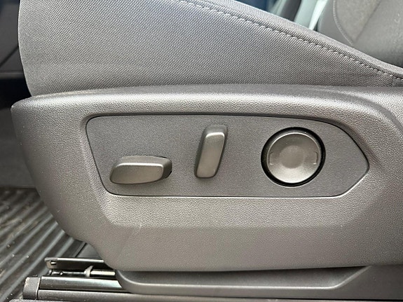 Chevrolet Silverado EV 16 of 20