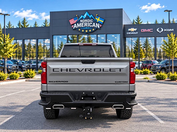 Chevrolet Silverado EV 6 of 20