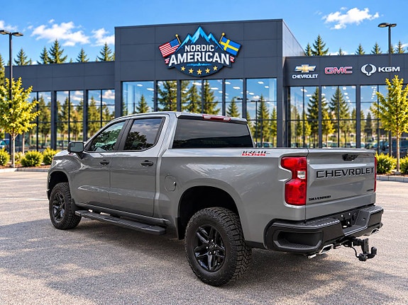 Chevrolet Silverado EV 5 of 20