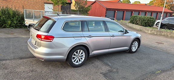 Volkswagen Passat 11 of 14
