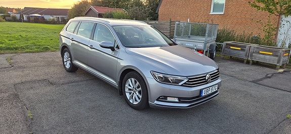 Volkswagen Passat 4 of 14