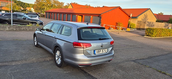 Volkswagen Passat 12 of 14