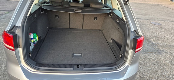 Volkswagen Passat 10 of 14