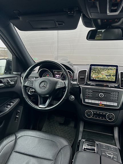 Mercedes-Benz GLE350 d 3 of 7