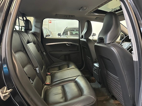 Volvo XC70 10 of 27