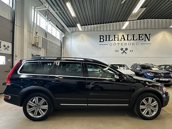 Volvo XC70 3 of 27