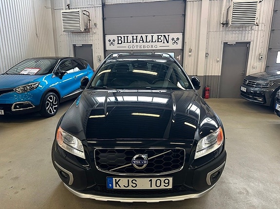 Volvo XC70 2 of 27