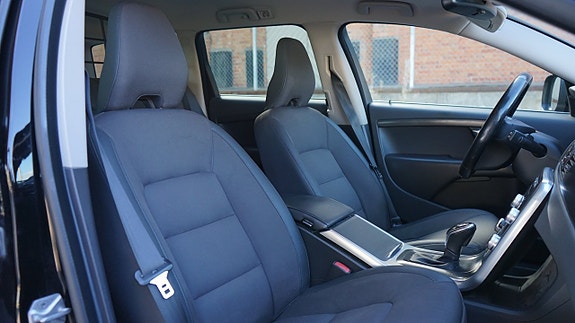 Volvo XC70 13 of 27