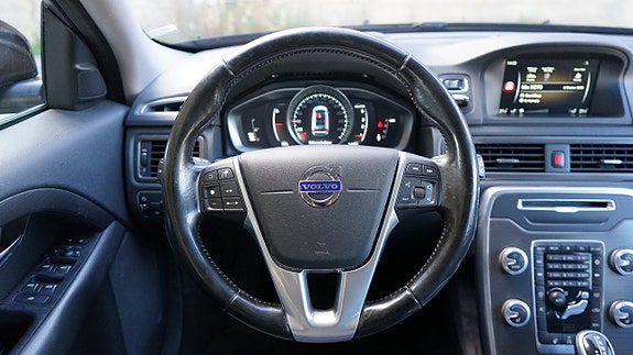 Volvo XC70 17 of 27
