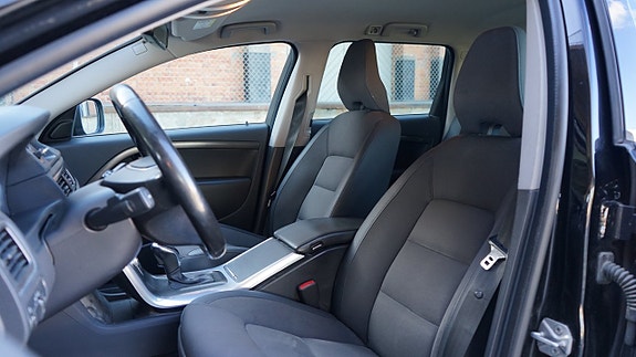 Volvo XC70 12 of 27