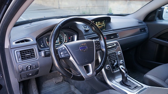 Volvo XC70 16 of 27